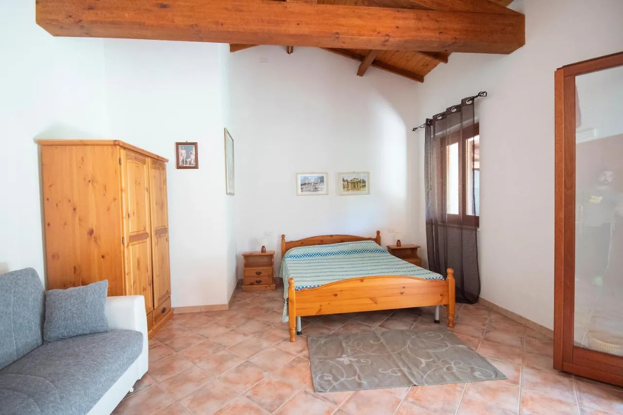 Bed and Breakfast Is Cuccus à Masainas 0*,