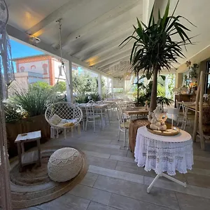 Americana House 3*, Rimini Italien